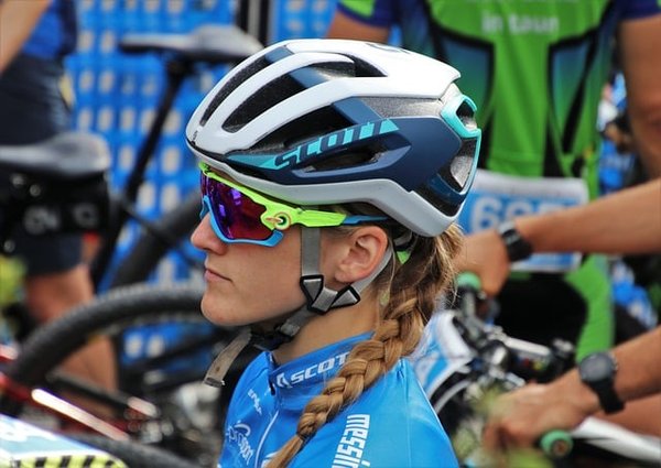 Casques de vélo pour femmes : quels sont les avantages de cet accessoire ?